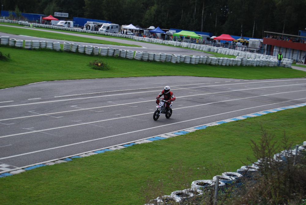 HkiMiniMotoGP180